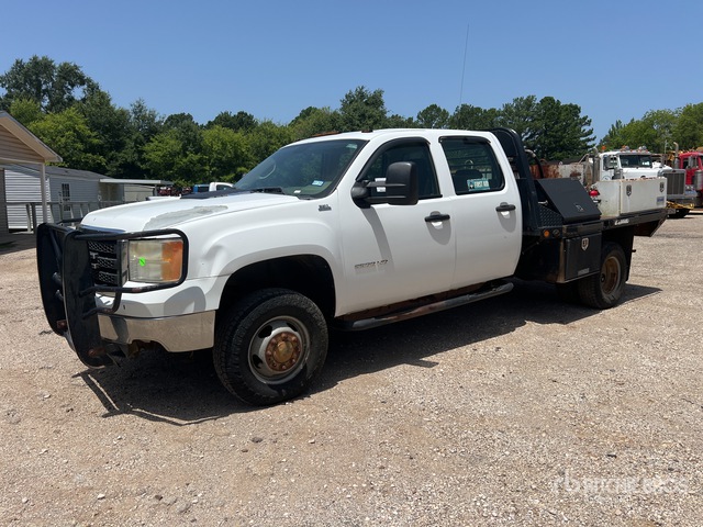 2012 GMC Sierra 3500HD 4x4 Crew Cab Flatbed Truck