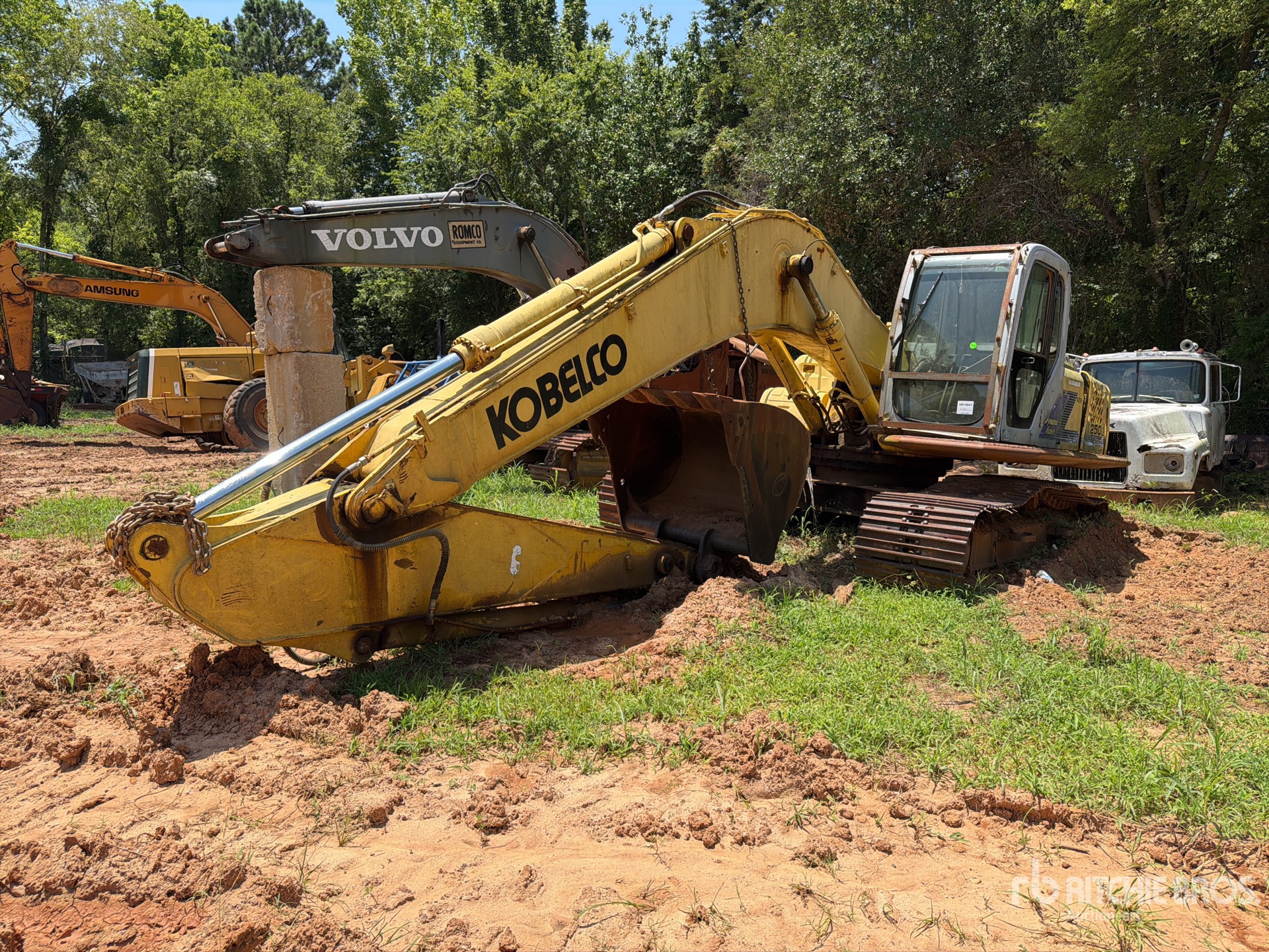 2005 Kobelco SK250LC Tracked Excavator (Inoperable)