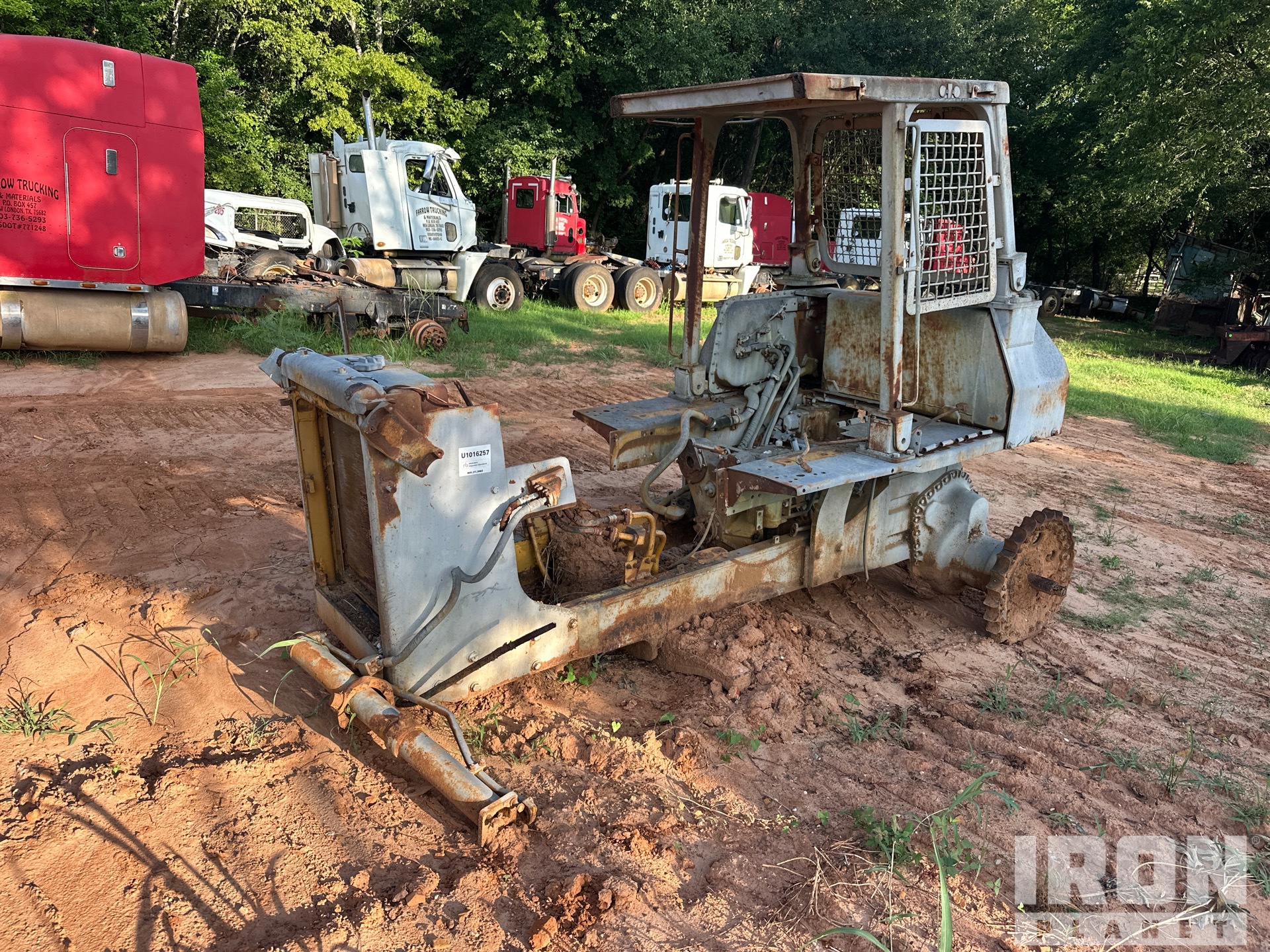 1988 Komatsu D58P Crawler Dozer (Inoperable)