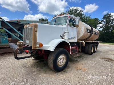 1994 Peterbilt 357 6x6 散水車