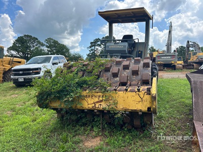 Vibromax VM116P Padfoot Drum Compactor (Inoperable)