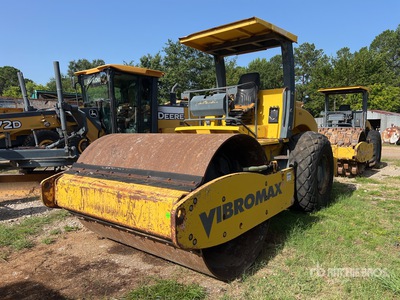 Vibromax VM106D Smooth Drum Compactor