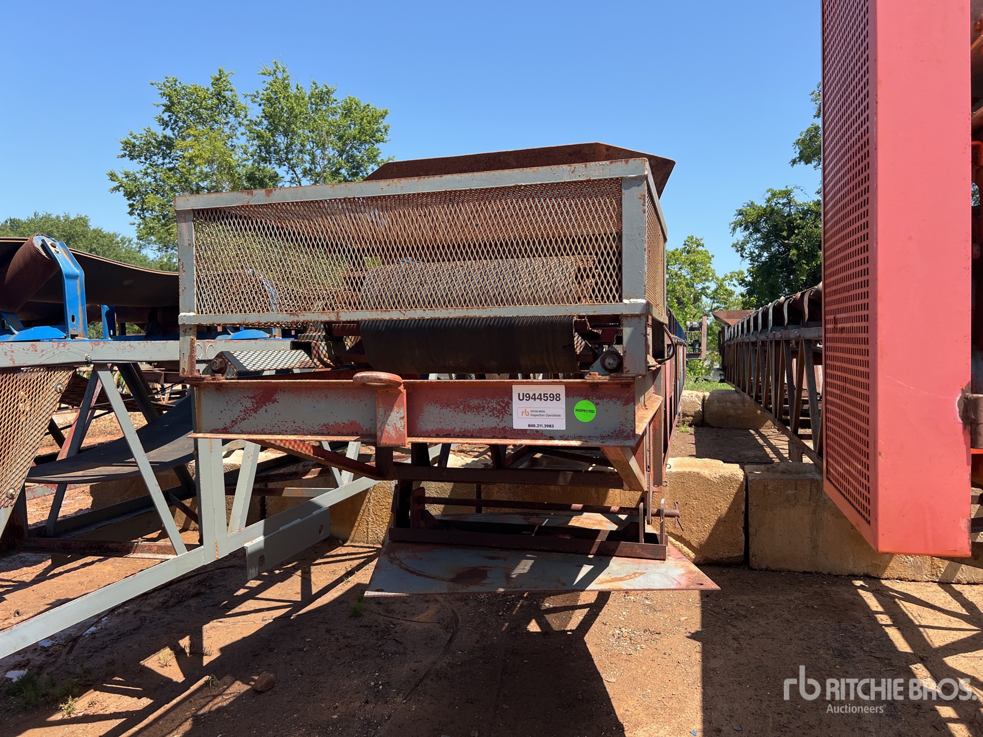 2019 IronCity 30 in x 60 ft Portable Radial Stacking Conveyor