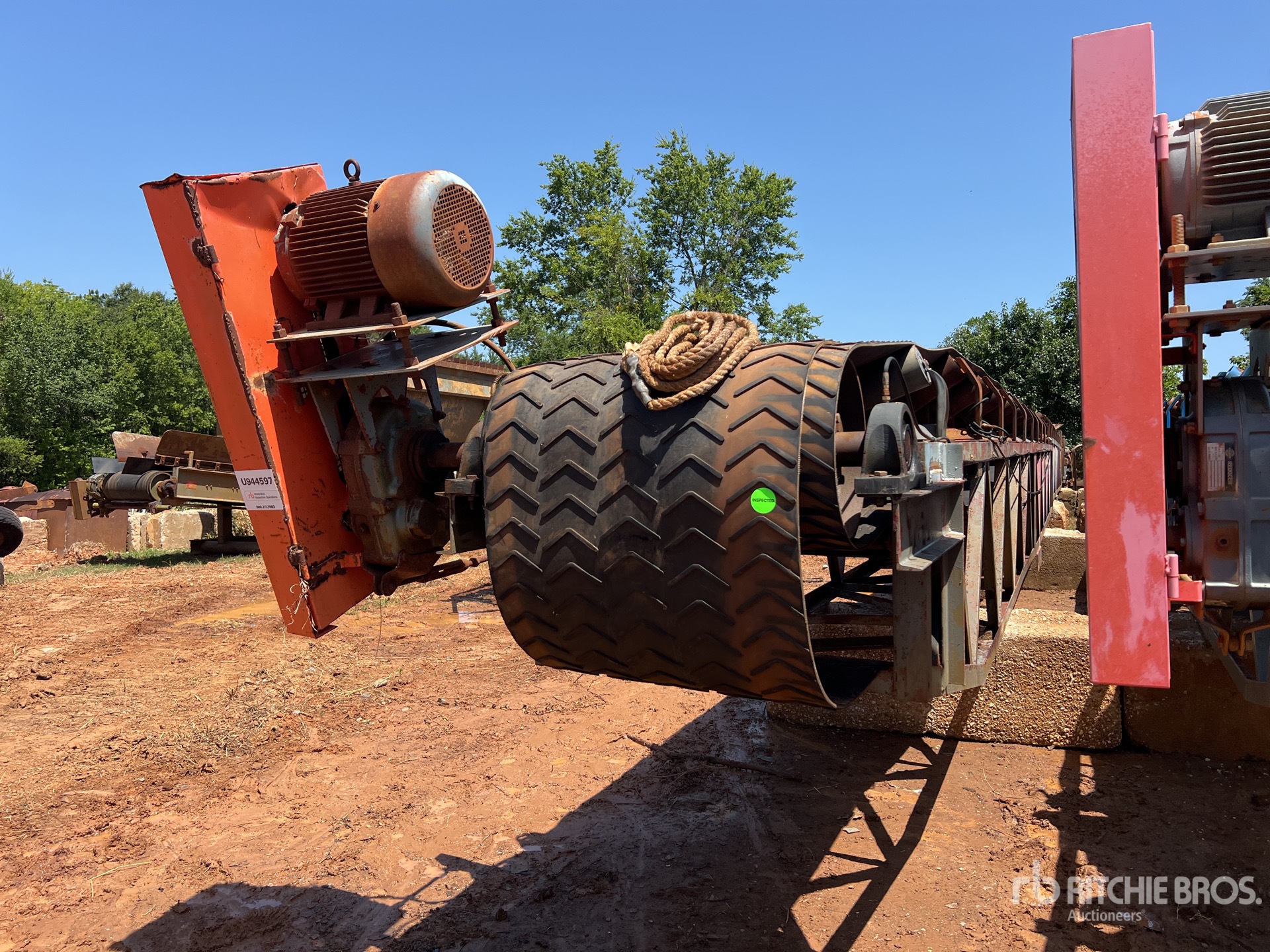 2015 IronCity 30 in x 80 ft Portable Radial Stacking Conveyor