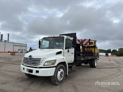 2009 Hino 268 4x2 Attenuator Truck