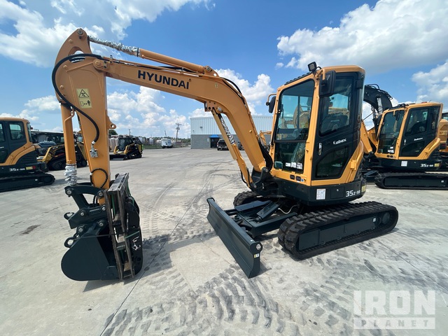 2023 Hyundai R35Z-9A Mini Excavator (Unused)