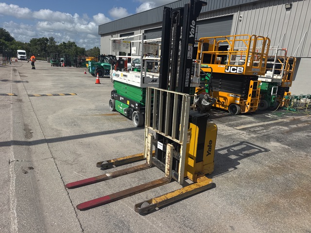 2016 Yale MSW025F 2500 lb Order Picker