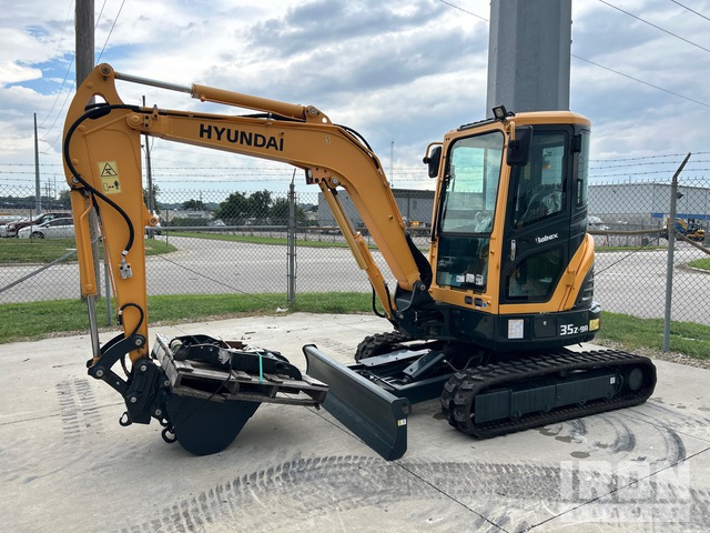 2023 Hyundai R35Z-9A Mini Excavator (Unused)