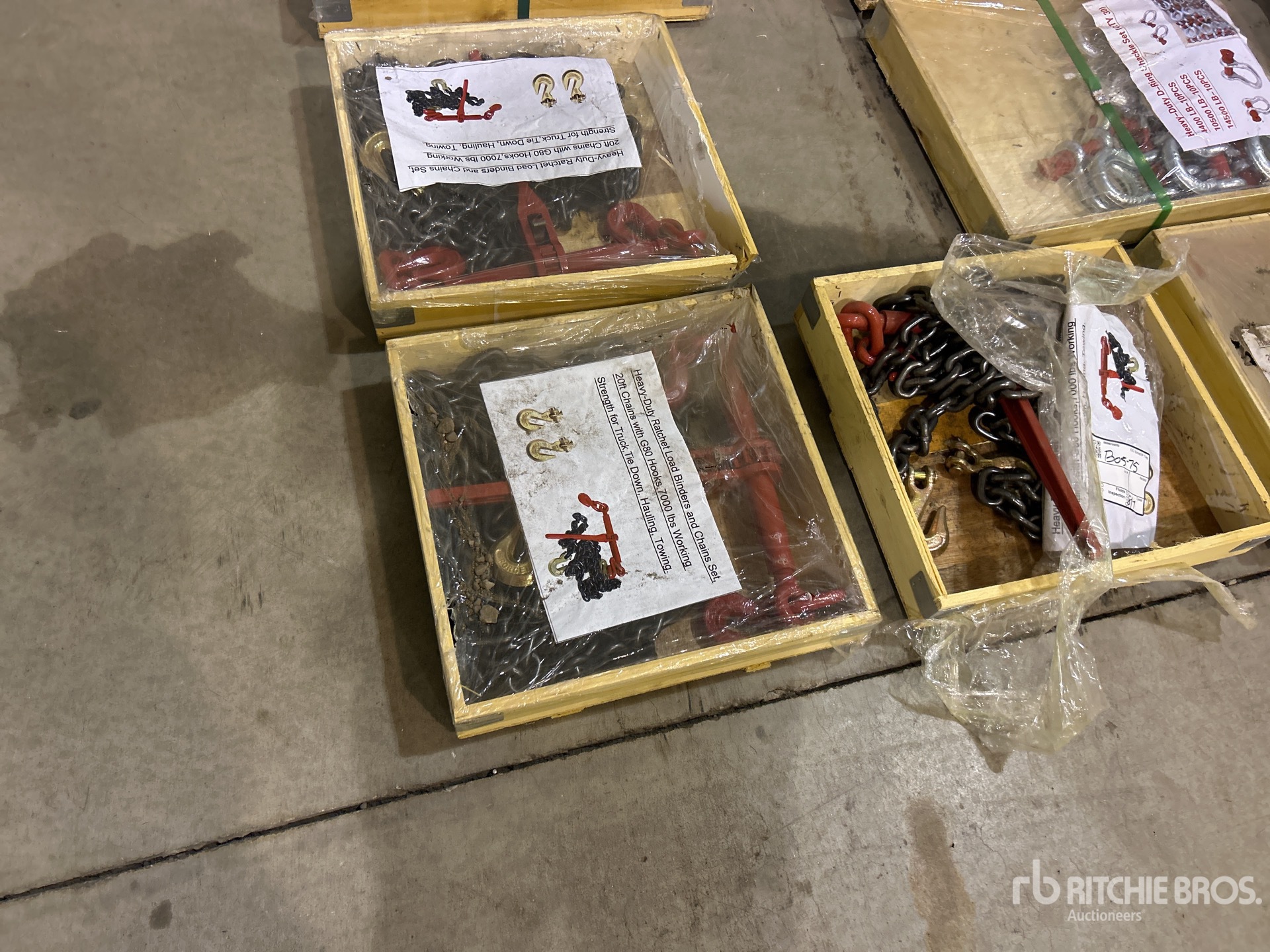 Heavy-Duty Ratchet Load Binders and Chains Set