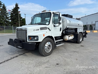 2009 Etnyre Black-Topper 2000 gal on 2010 Freightliner M2 106 4x2 Asphalt Distributor Truck
