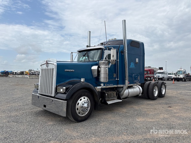 2002 Kenworth W900 6x4 T/A Sleeper Truck Tractor