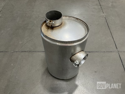 (16) International 3832151C1 Exhaust Mufflers