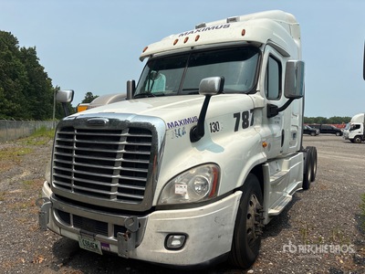 2016 Freightliner Cascadia 125 6x4 T/A Sleeper Truck Tractor