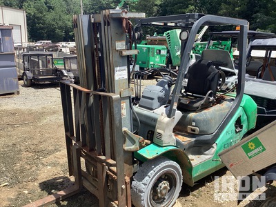 2013 Komatsu FG25T-16 4650 lb Pneumatic Tire Heftruck
