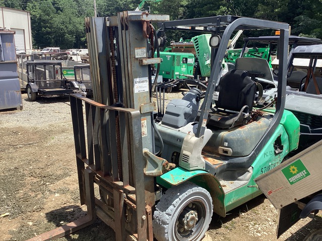 2013 Komatsu FG25T-16 4650 lb Pneumatic Tire Forklift