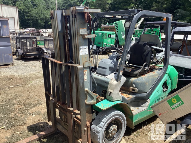 2013 Komatsu FG25T-16 4650 lb Pneumatic Tire Forklift
