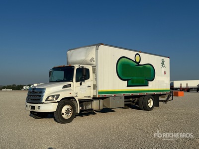 2015 Hino 268 4x2 Van Truck