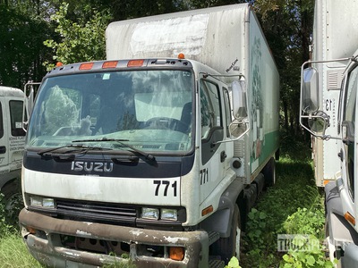 2007 Isuzu T7F 4x2 Van Truck