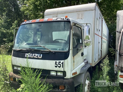 2004 Isuzu T7F 6x2 Van Truck