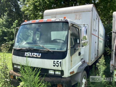 2004 Isuzu T7F 6x2 Furgonetka