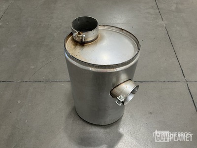 (16) International 3832151C1 Exhaust Mufflers
