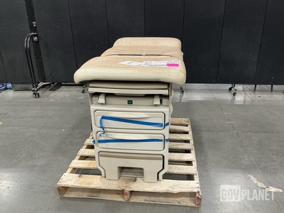 Midmark 204 Examination Table