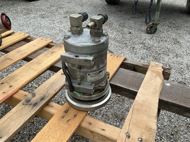 Sanden 4402 Compressor