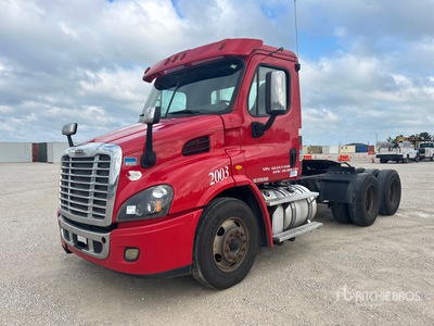 2016 Freightliner Cascadia 113 6x4 T/A Day Cab Truck Tractor