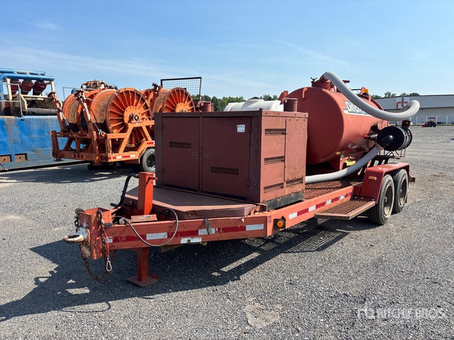 Ditch Witch 800 gal T/A Vacuum Excavation Unit