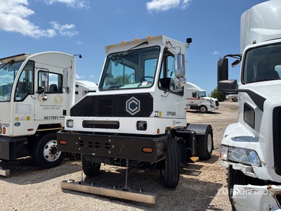 2016 Capacity Sabre 5 4x2 Spotter Truck
