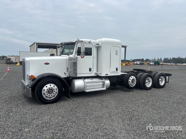 2007 Peterbilt 379 8x4 Tri/A Sleeper Truck Tractor