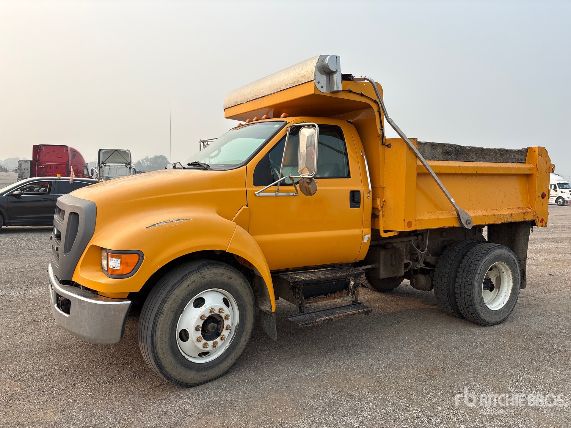 2004 Ford F-650 4x2 S/A Dump Truck