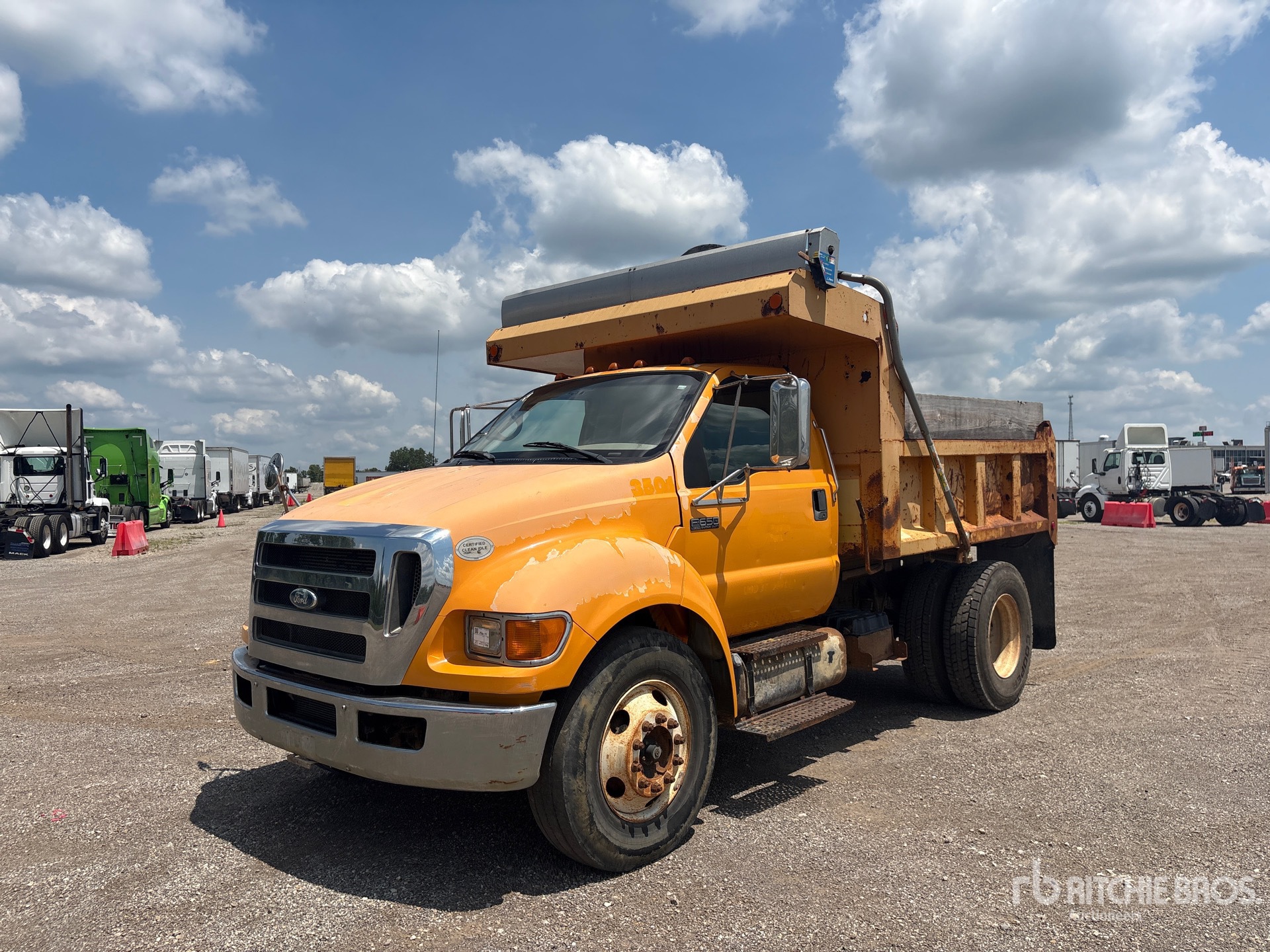 2009 Ford F-650 4x2 S/A Dump Truck