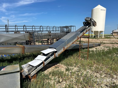 15 in x 15 ft Incline 穀物用コンベヤ