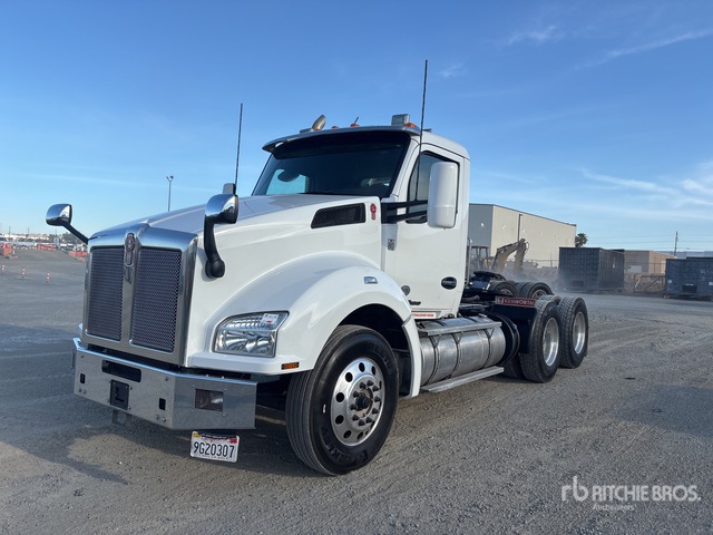 2021 Kenworth T880 6x4 T/A Day Cab Truck Tractor