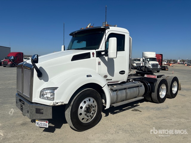 2021 Kenworth T880 6x4 T/A Day Cab Truck Tractor