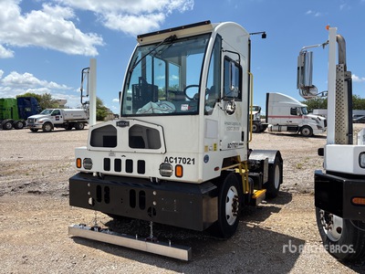2018 Autocar 4x2 Spotter Truck