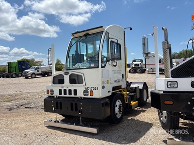 2018 Autocar 4x2 Spotter Truck