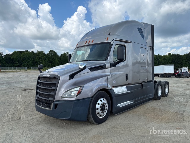 2019 Freightliner Cascadia 126 6x4 T/A Sleeper Truck Tractor