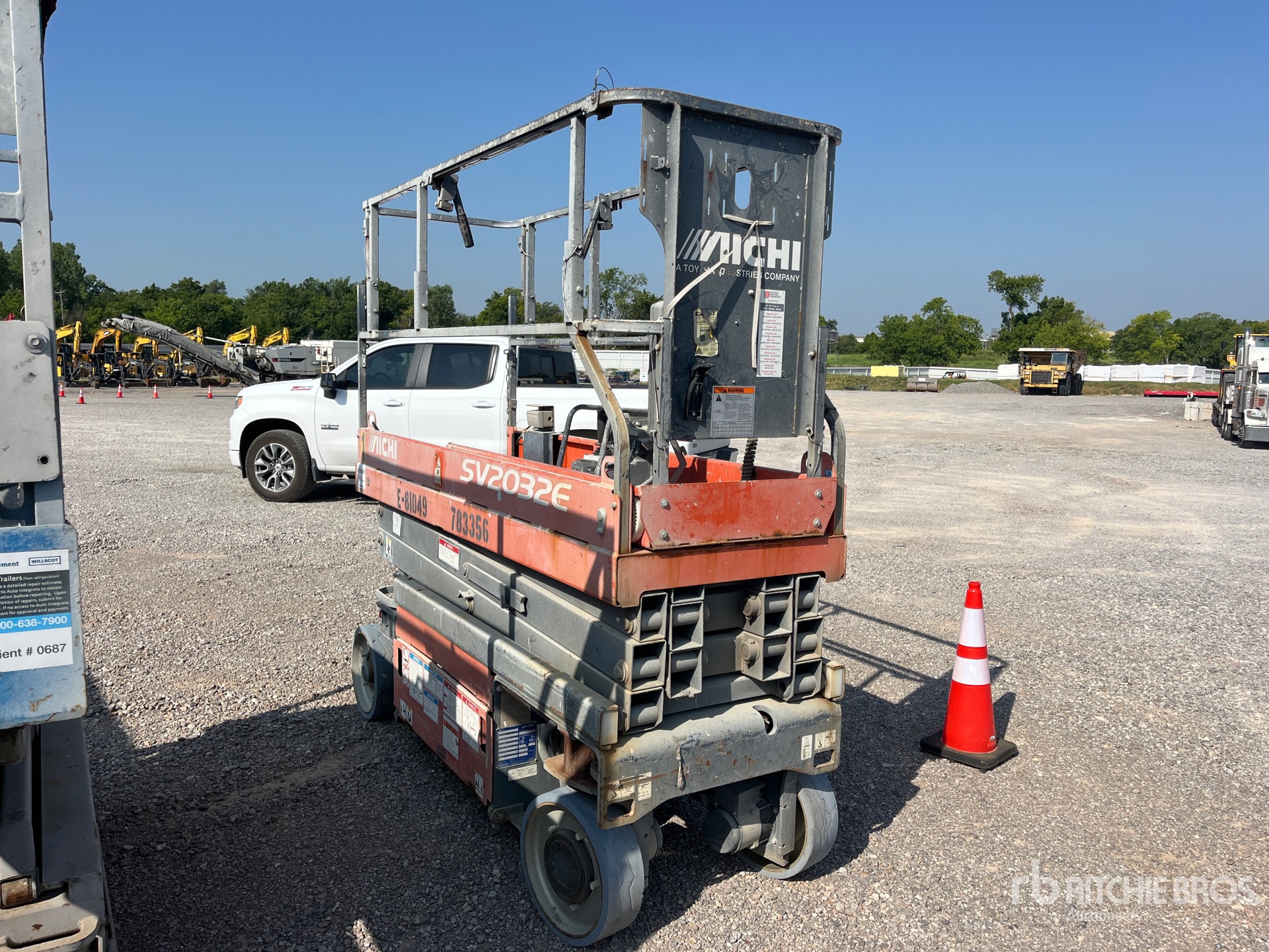 2018 Aichi SV2032F Electric Scissor Lift