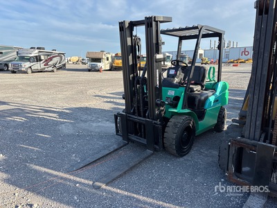 Mitsubishi Pneumatic Tire Chariot Élévateur (Inoperable)