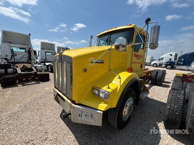 2009 Kenworth T800 6x4 Cab and Chassis