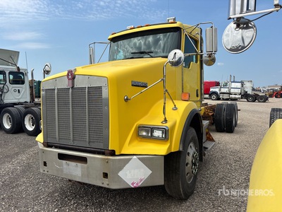 2010 Kenworth T800 6x4 Cab and Chassis (Inoperable)