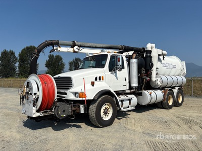 Vactor 2100 on 2006 Sterling LT9500 6x4 下水工事用トラック