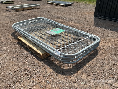 Quantity of (5) 7 ft 9 in x 3 ft 8 in Chain Link Fencing (Unused)