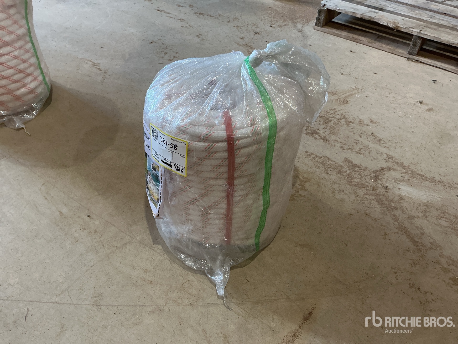 5/8 in x 328 ft High Strength Polyester Arborist Outdoor Rope Rigging Hoisting Line (Unused)