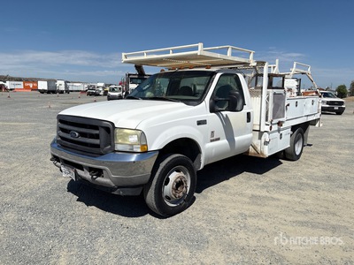 2004 Ford F-450 XL 4x2 Utility Truck