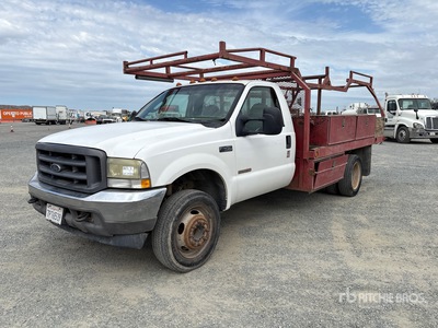 2004 Ford F-450 4x2 Flatbed Truck