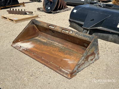 Bobcat 72 in Skid Steer Bucket