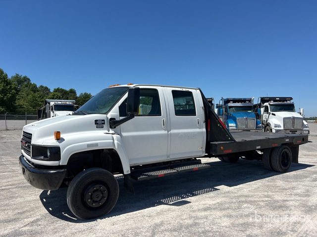 2008 GMC C5500 4x2 Crew Cab Flatbed Truck